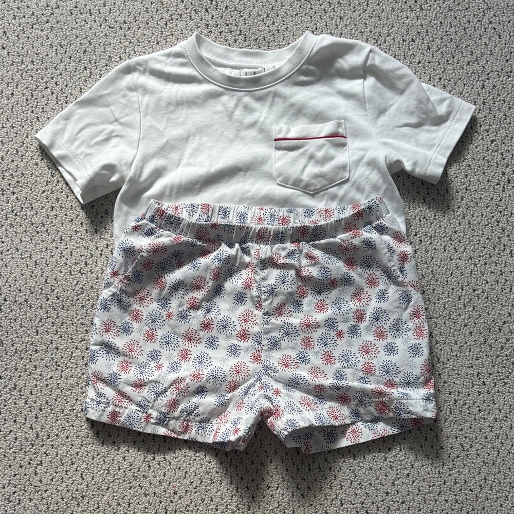 Lila and Hayes 3T firework set-White T-Shirt and Patterned Shorts Set